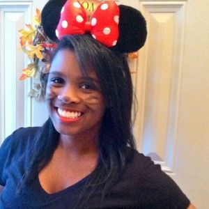 Meet your Posher, Dania